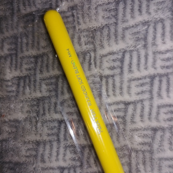 Makeup brush - Picture 2 of 3